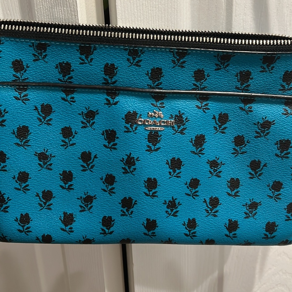 Coach purse with matching wallet.  Used only a few times. - Picture 3 of 5